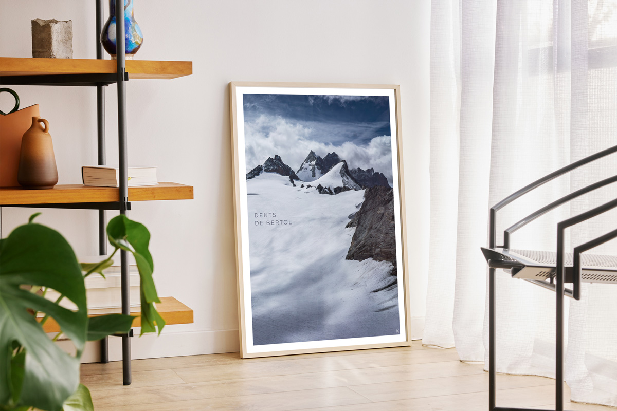 facemontagne_apropos Face Montagne - photo poster dans un salon
